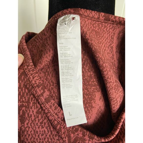 Fabletics Womens Top Size L Kamila Seamless Long Sleeve Cherry Mocha Reptilia - Picture 7 of 7